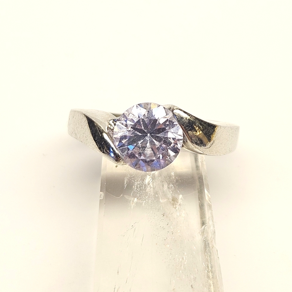 Pale Purple Silvertone Ring Size 6½